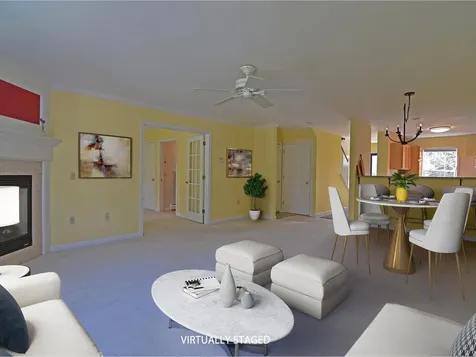 10 Stonington Circle South Burlington VT 05403