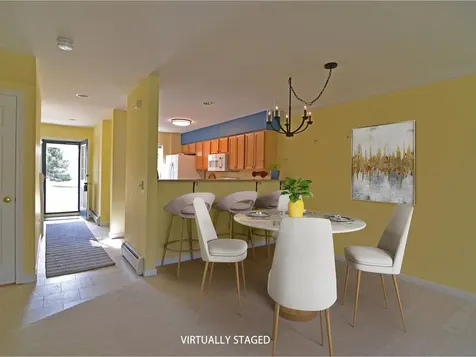 10 Stonington Circle South Burlington VT 05403