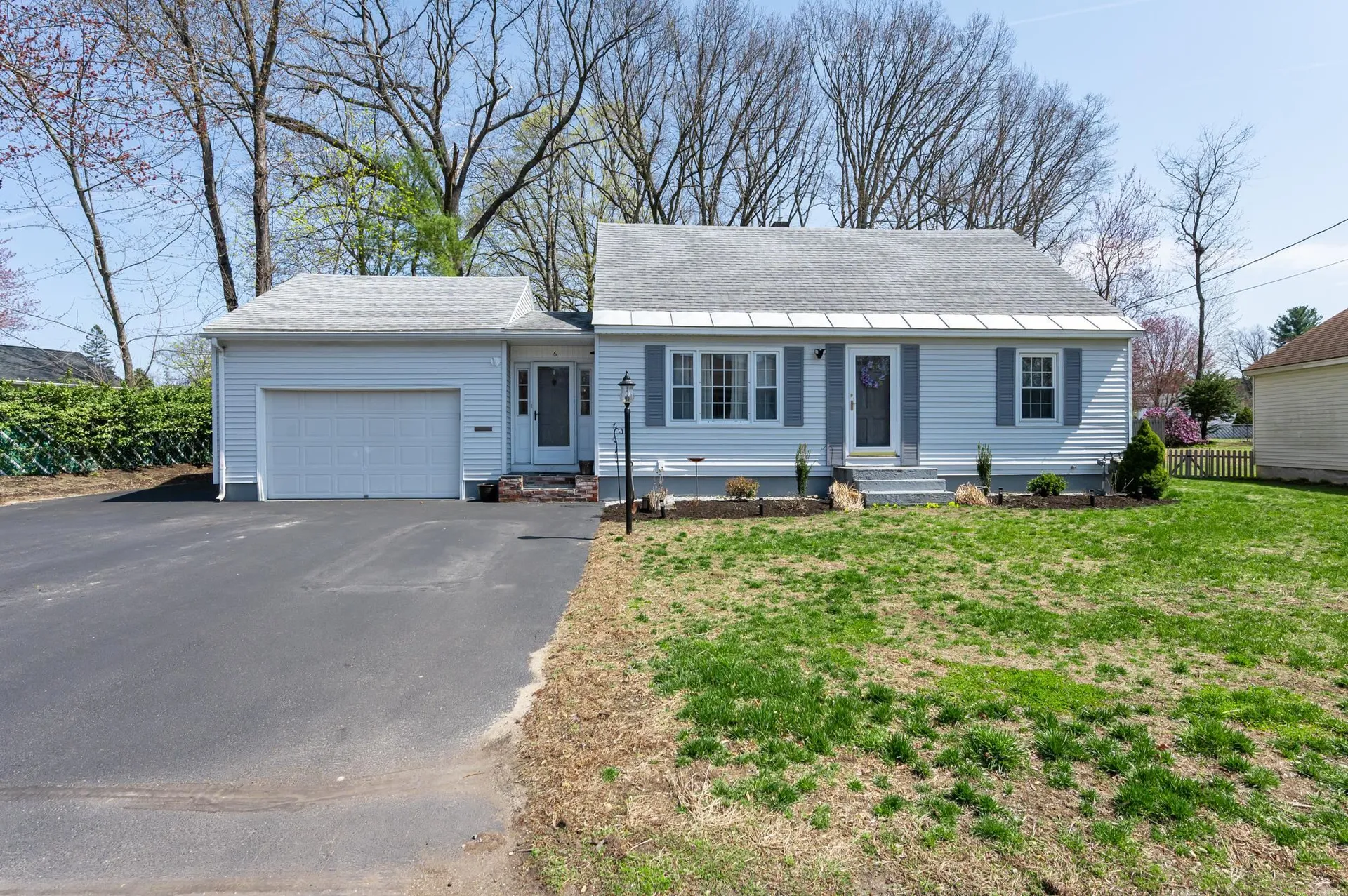 6 Paul Avenue Nashua NH 03060