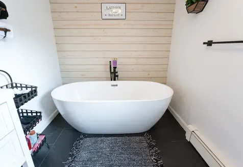 6 Paul Avenue Nashua NH 03060