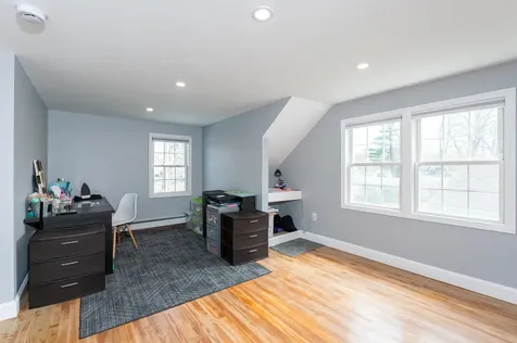 6 Paul Avenue Nashua NH 03060