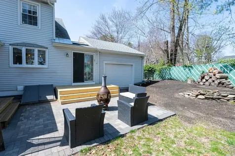 6 Paul Avenue Nashua NH 03060