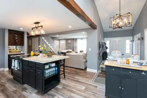 6 Paul Avenue Nashua NH 03060