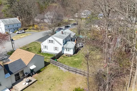 6 Paul Avenue Nashua NH 03060