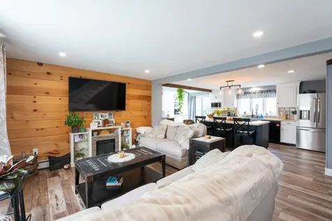 6 Paul Avenue Nashua NH 03060