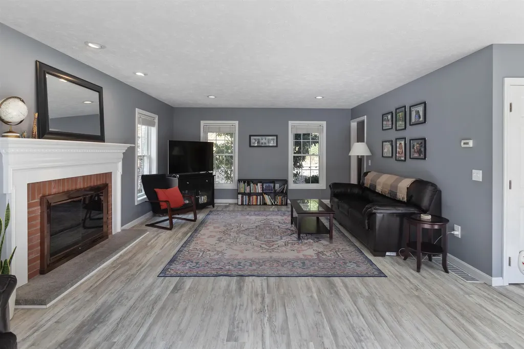 40 Fairlane Drive Bedford NH 03110