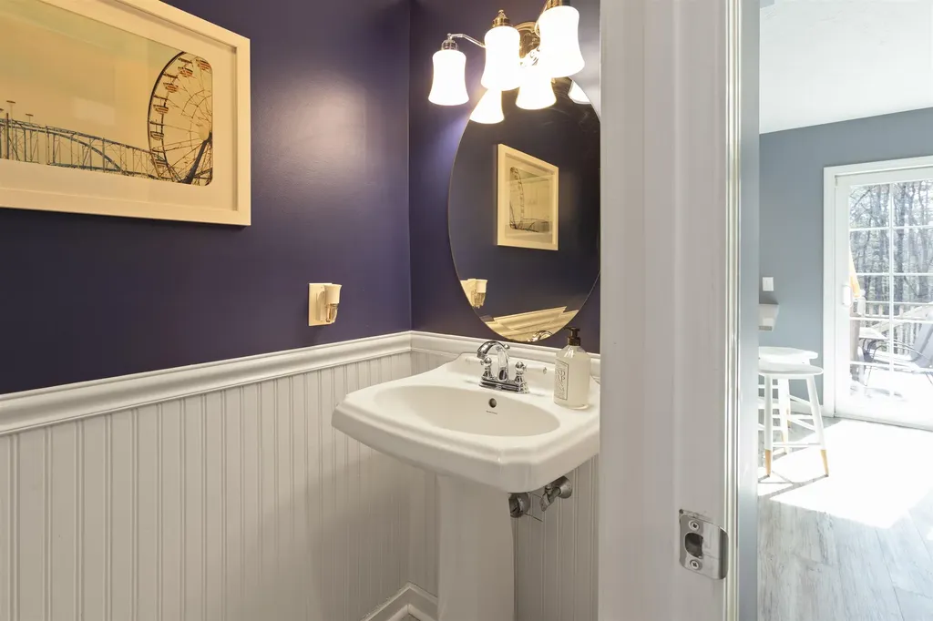 40 Fairlane Drive Bedford NH 03110