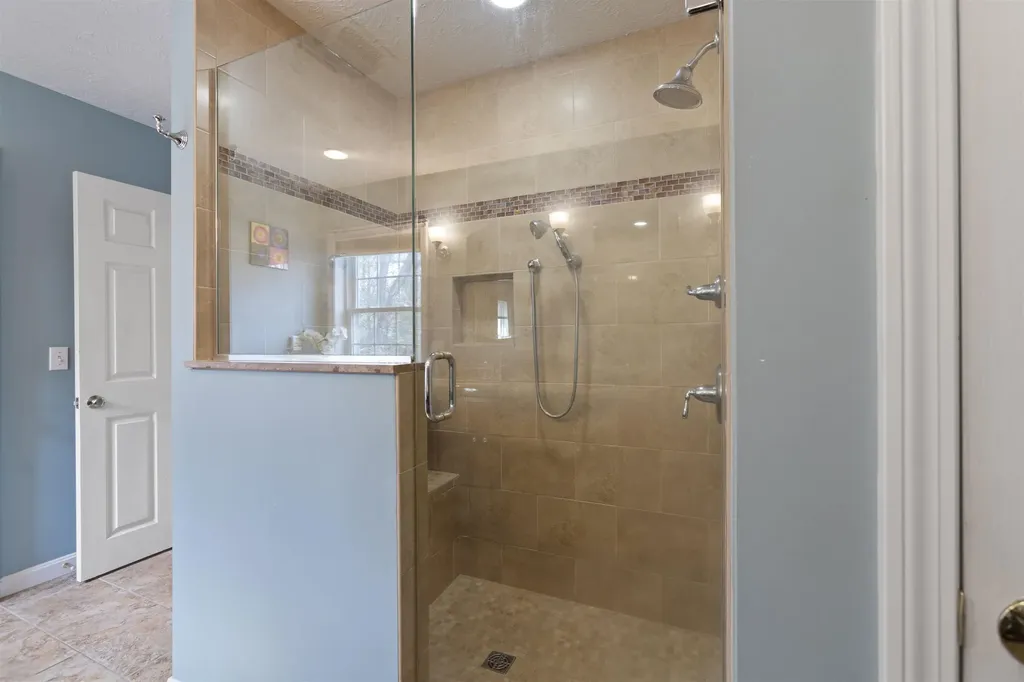 40 Fairlane Drive Bedford NH 03110