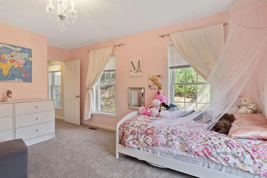 40 Fairlane Drive Bedford NH 03110