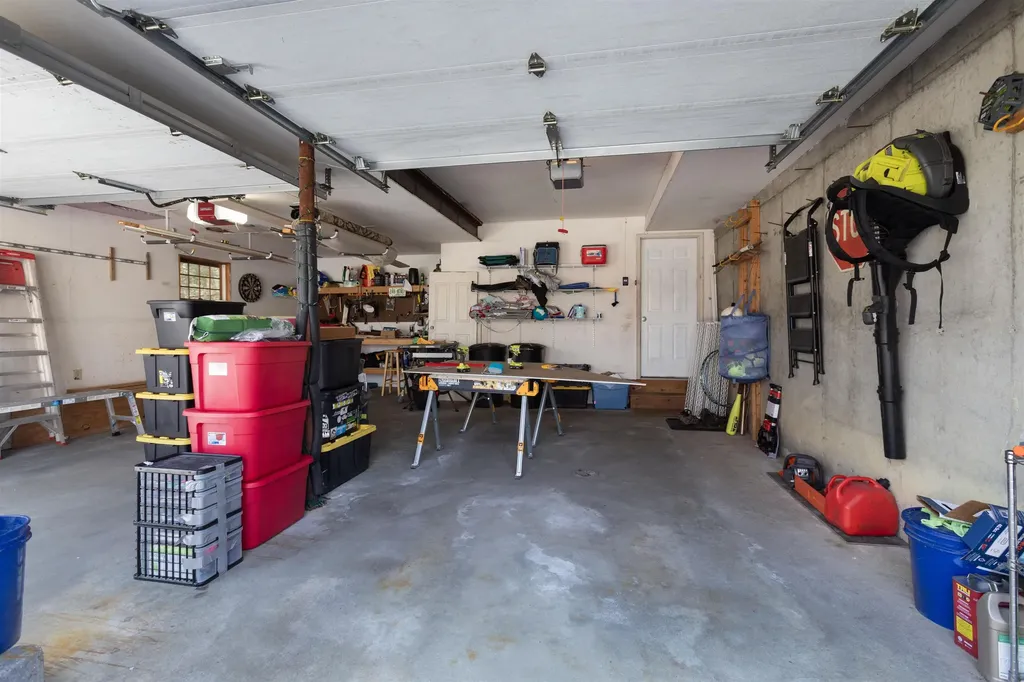 40 Fairlane Drive Bedford NH 03110