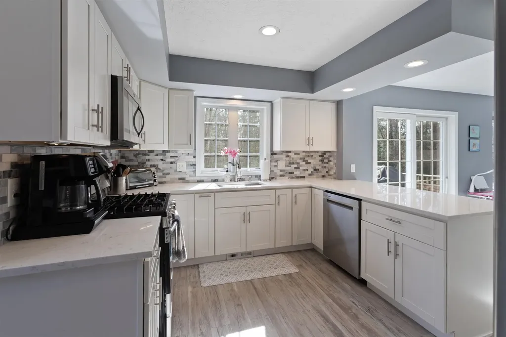 40 Fairlane Drive Bedford NH 03110