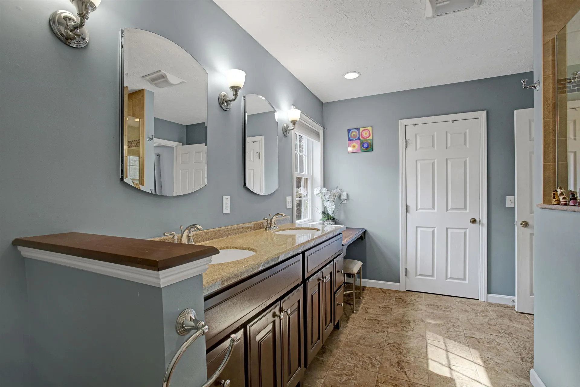 40 Fairlane Drive Bedford NH 03110