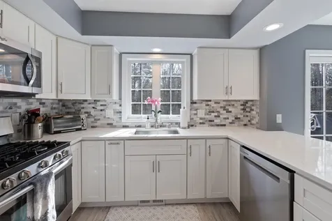 40 Fairlane Drive Bedford NH 03110