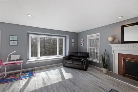 40 Fairlane Drive Bedford NH 03110