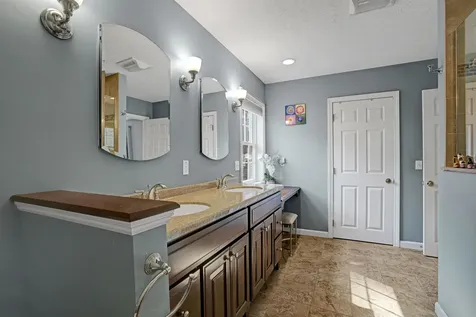 40 Fairlane Drive Bedford NH 03110