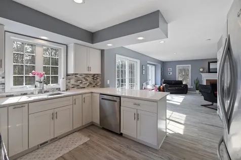 40 Fairlane Drive Bedford NH 03110