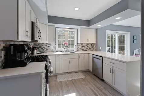 40 Fairlane Drive Bedford NH 03110