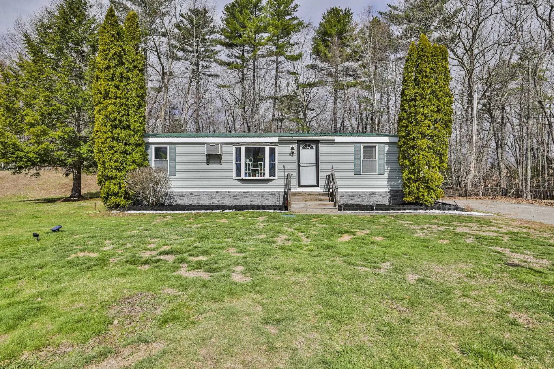 64 Squire Ridge Road Hampstead NH 03841-2133