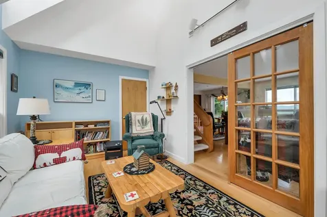 8 Ledgeview Way Plymouth NH 03264