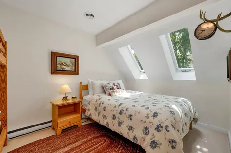 8 Ledgeview Way Plymouth NH 03264