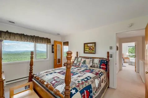 8 Ledgeview Way Plymouth NH 03264