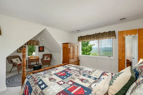 8 Ledgeview Way Plymouth NH 03264