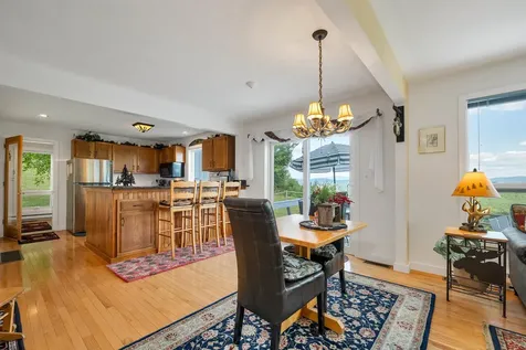 8 Ledgeview Way Plymouth NH 03264