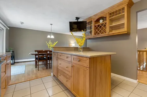 12 Butterfield Lane Stratham NH 03885