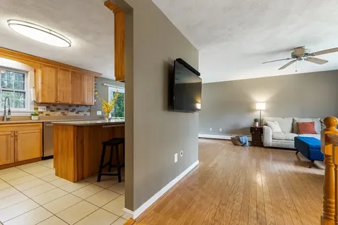 12 Butterfield Lane Stratham NH 03885