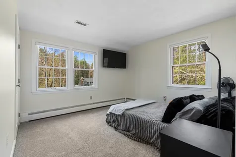 12 Butterfield Lane Stratham NH 03885
