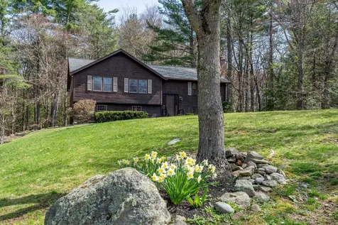 12 Butterfield Lane Stratham NH 03885