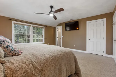 12 Butterfield Lane Stratham NH 03885