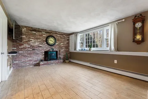 12 Butterfield Lane Stratham NH 03885