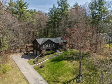 12 Butterfield Lane Stratham NH 03885