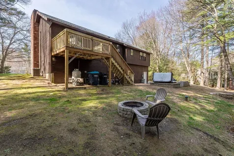 12 Butterfield Lane Stratham NH 03885