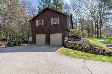 12 Butterfield Lane Stratham NH 03885