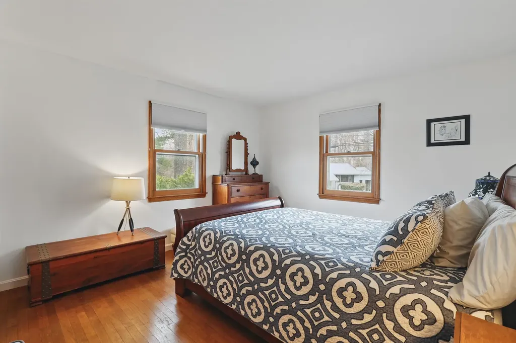 33 Everett Park New London NH 03257