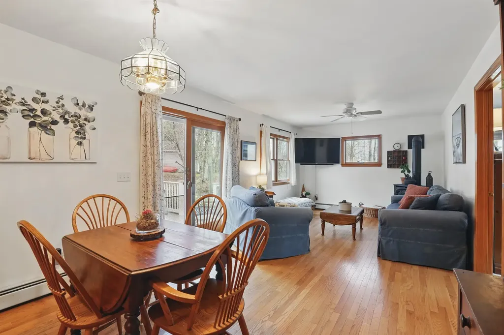 33 Everett Park New London NH 03257