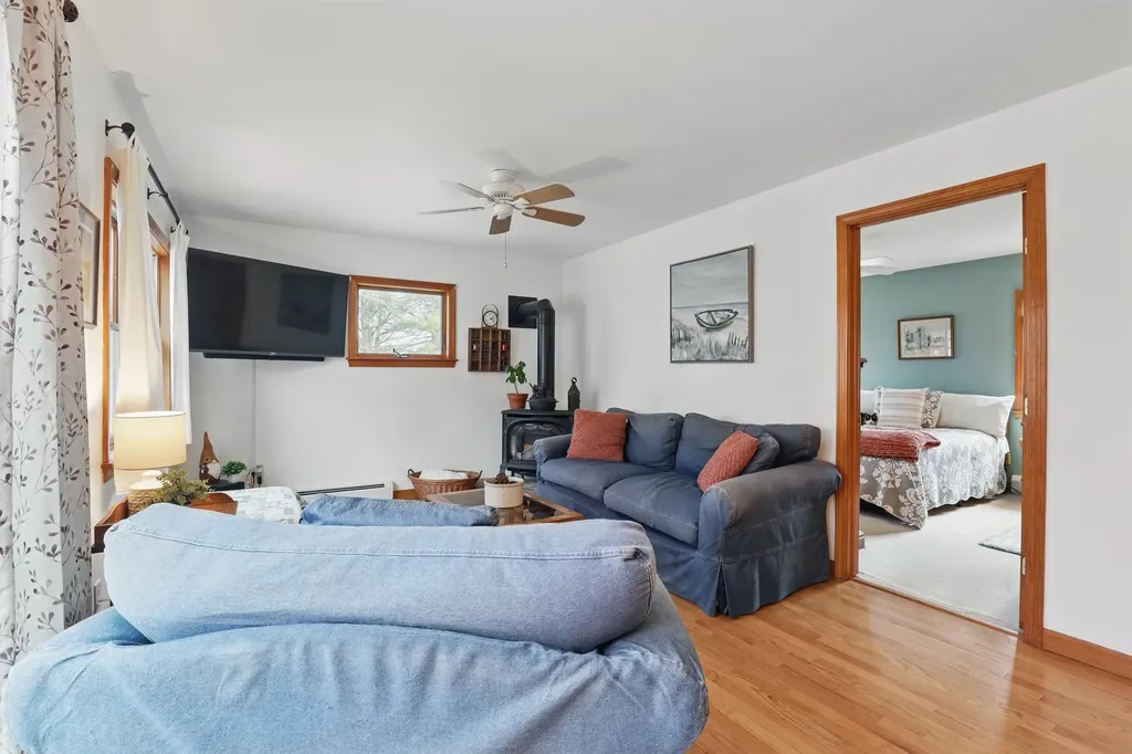 33 Everett Park New London NH 03257