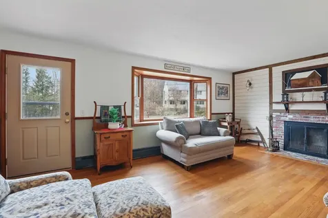 33 Everett Park New London NH 03257