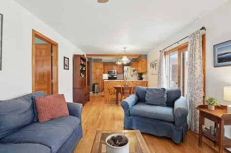 33 Everett Park New London NH 03257