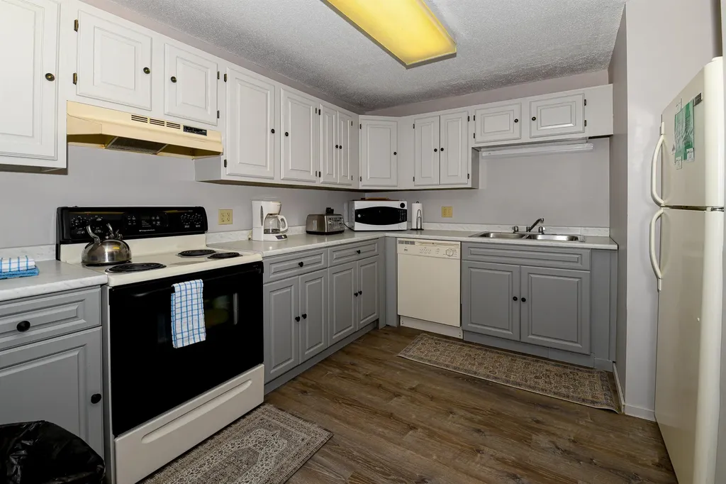 2C Seasons At Attitash Road Bartlett NH 03812