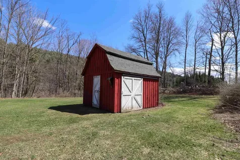 562 Quechee West Hartford Road Hartford VT 05001-2131