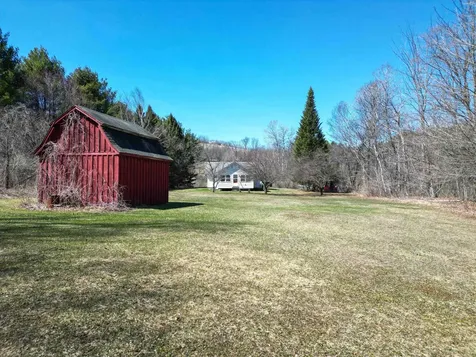 562 Quechee West Hartford Road Hartford VT 05001-2131