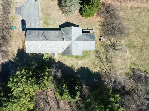 562 Quechee West Hartford Road Hartford VT 05001-2131