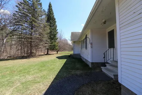 562 Quechee West Hartford Road Hartford VT 05001-2131