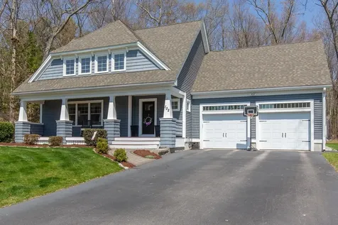 102 Grouse Run Pelham NH 03076
