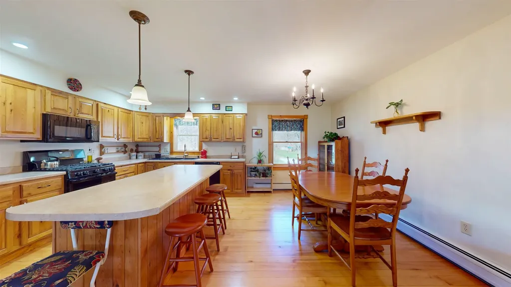 602 S 116 Road Bristol VT 05443