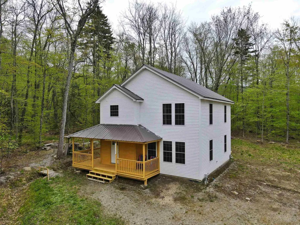 44 Loop Drive Rumney NH 03266