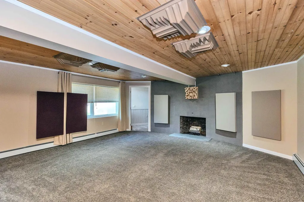 128 Burke Road Peterborough NH 03458